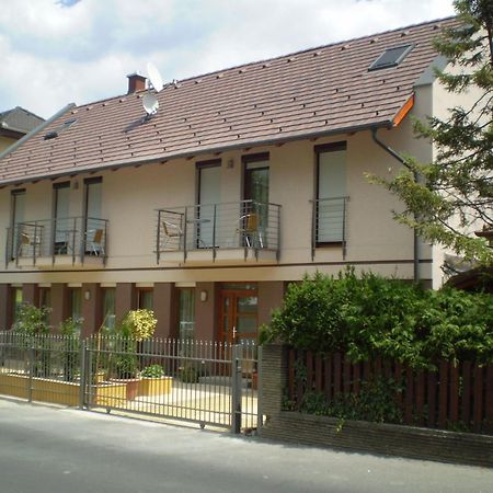 Mary Apartmanhaz Heviz Exterior photo