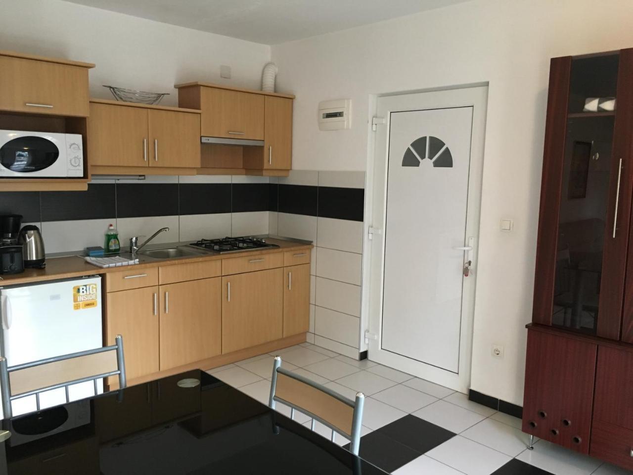 Mary Apartmanhaz Heviz Exterior photo