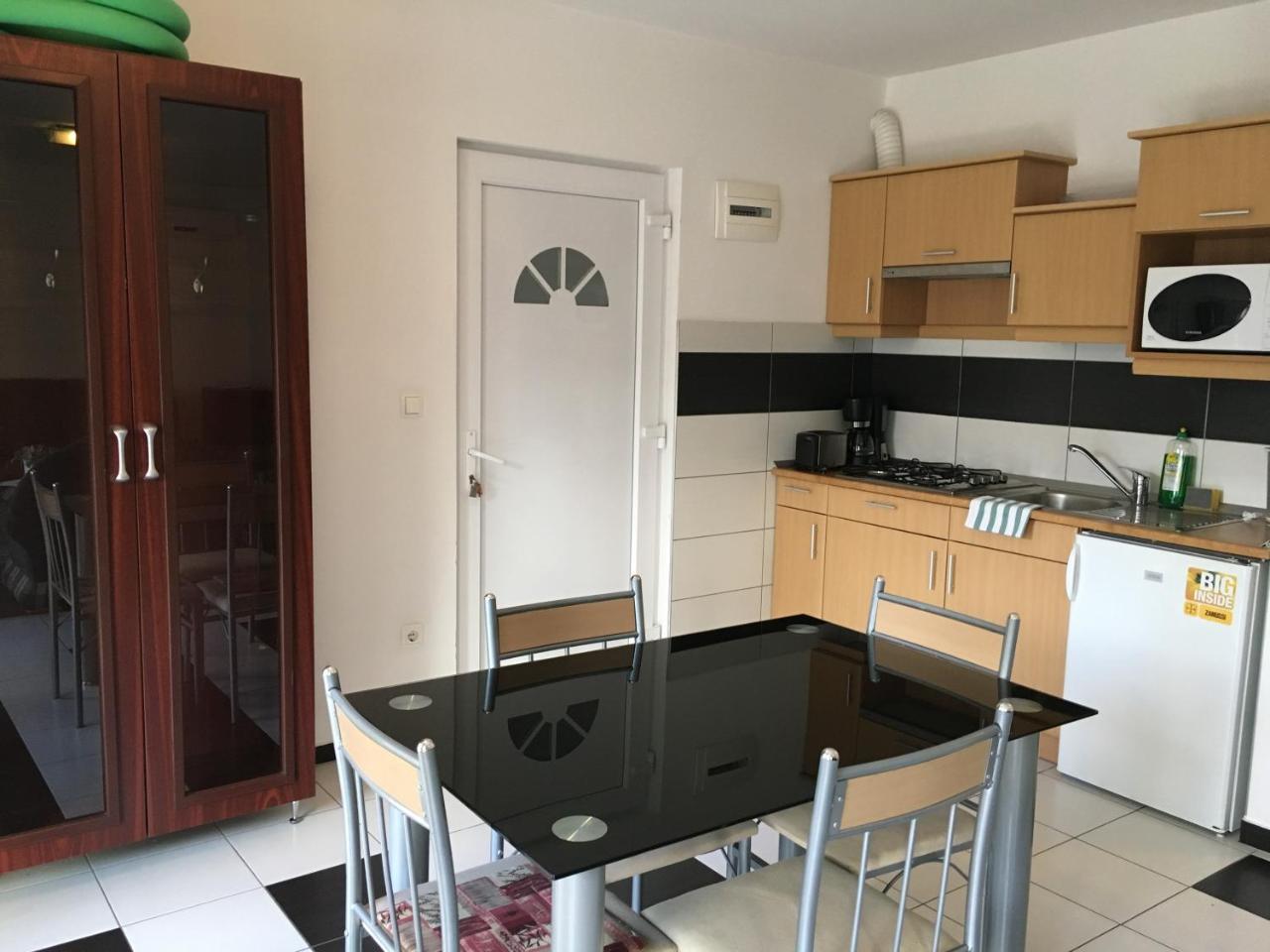 Mary Apartmanhaz Heviz Exterior photo